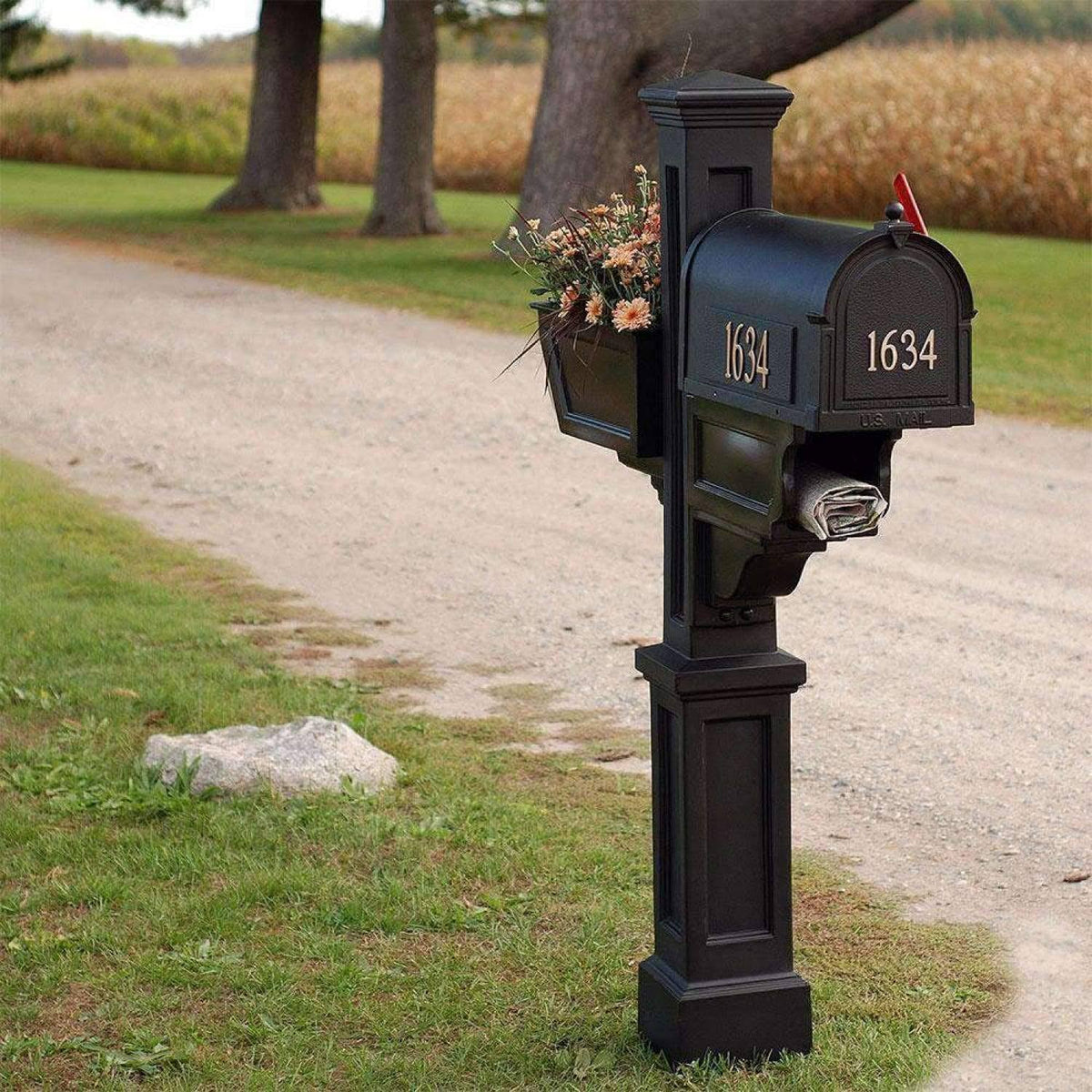 White Mail Post V805