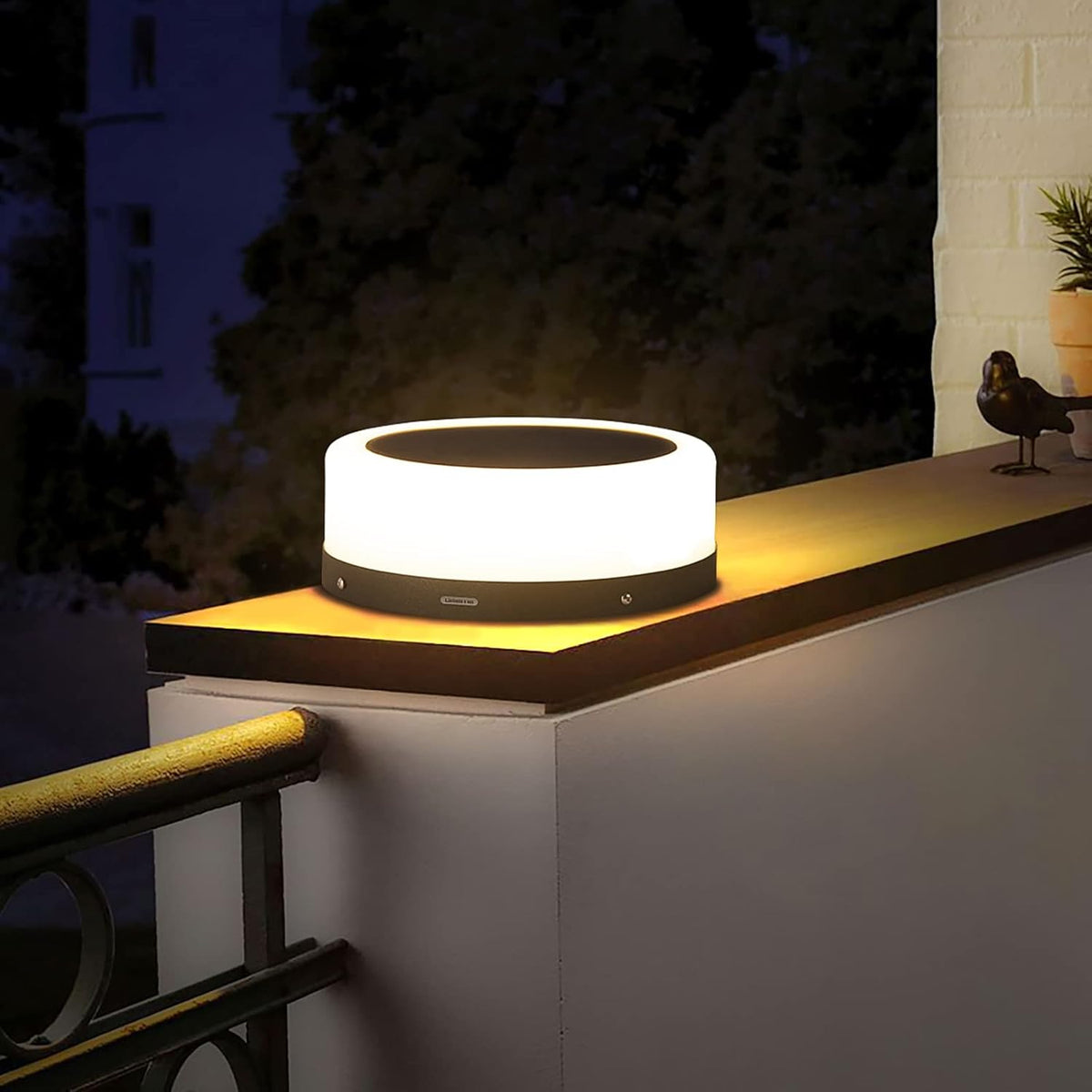 Outdoor Solar Post Cap Light, Modern LED Warm Light P37573