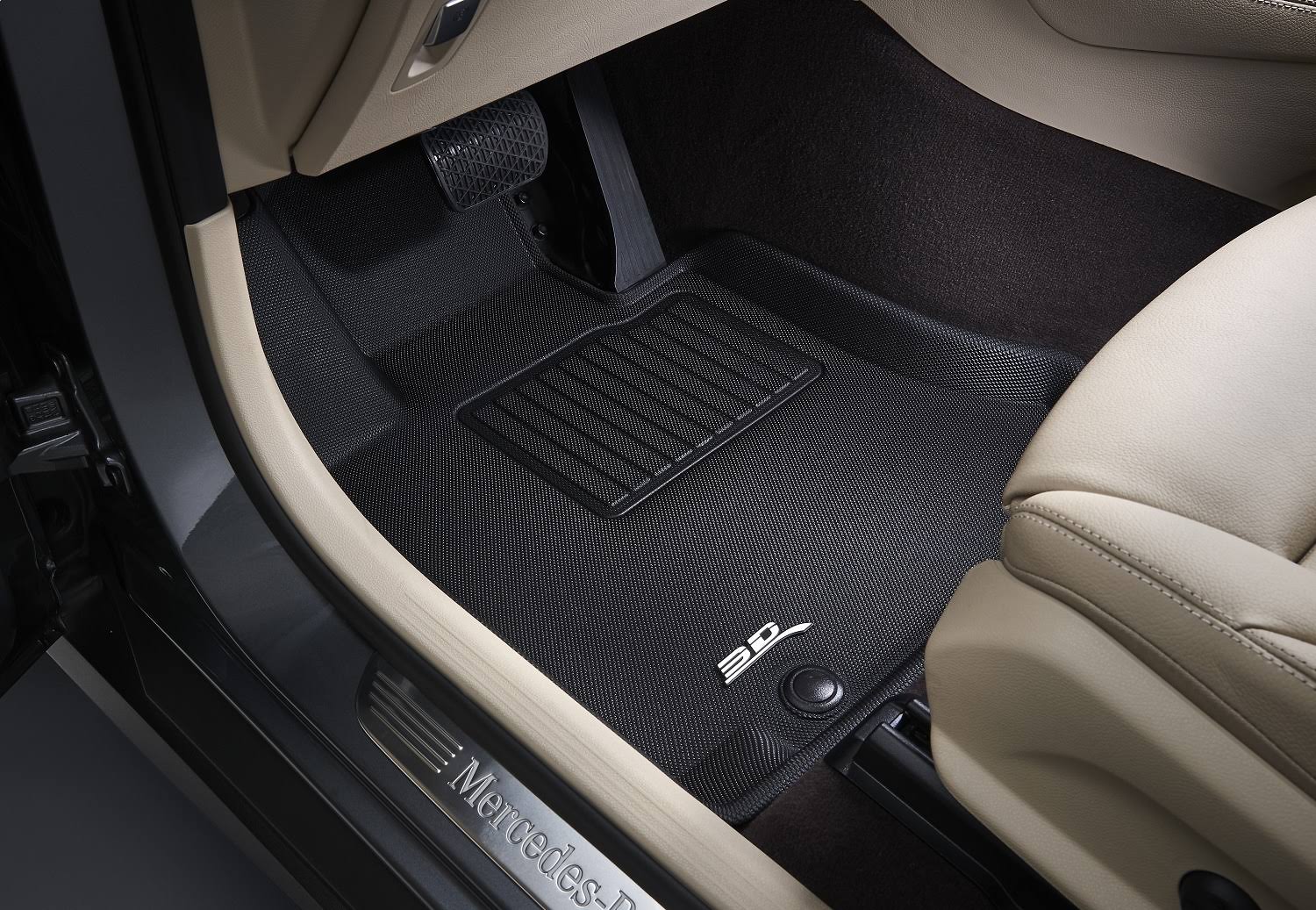 Black Front Row Floor Mat Q302