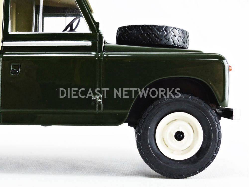Land Rover 109 Pick Up Serie II 1/18 Green J307080