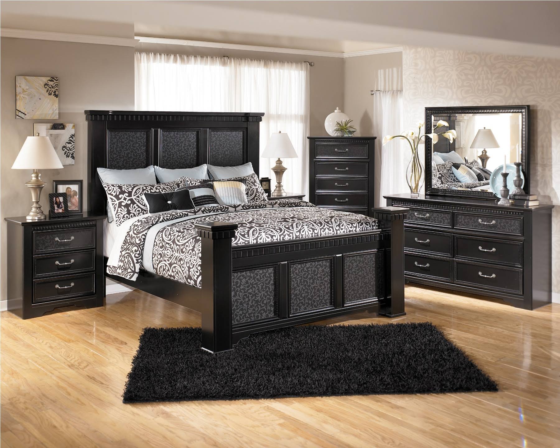 Three Drawer Nightstand P66867